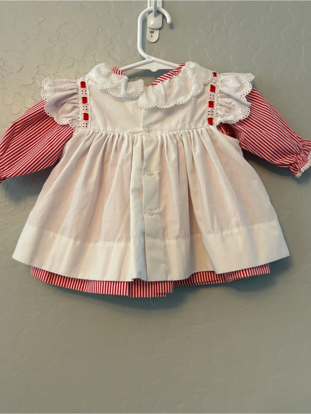 Baby togs Vintage baby girls red white Christmas embroider pinafore dress 3-6 mo